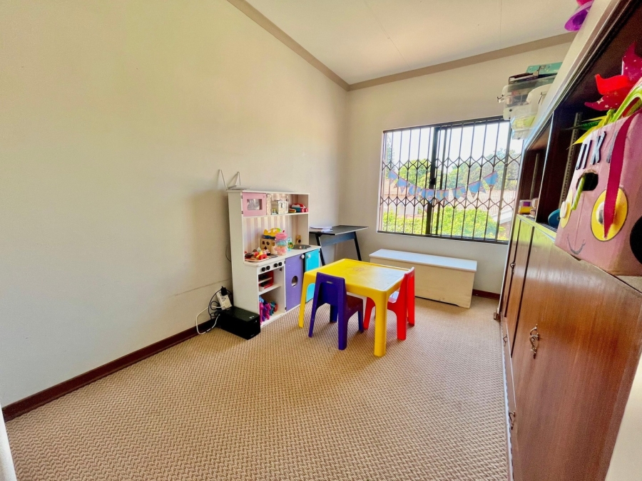 3 Bedroom Property for Sale in Safari Gardens North West